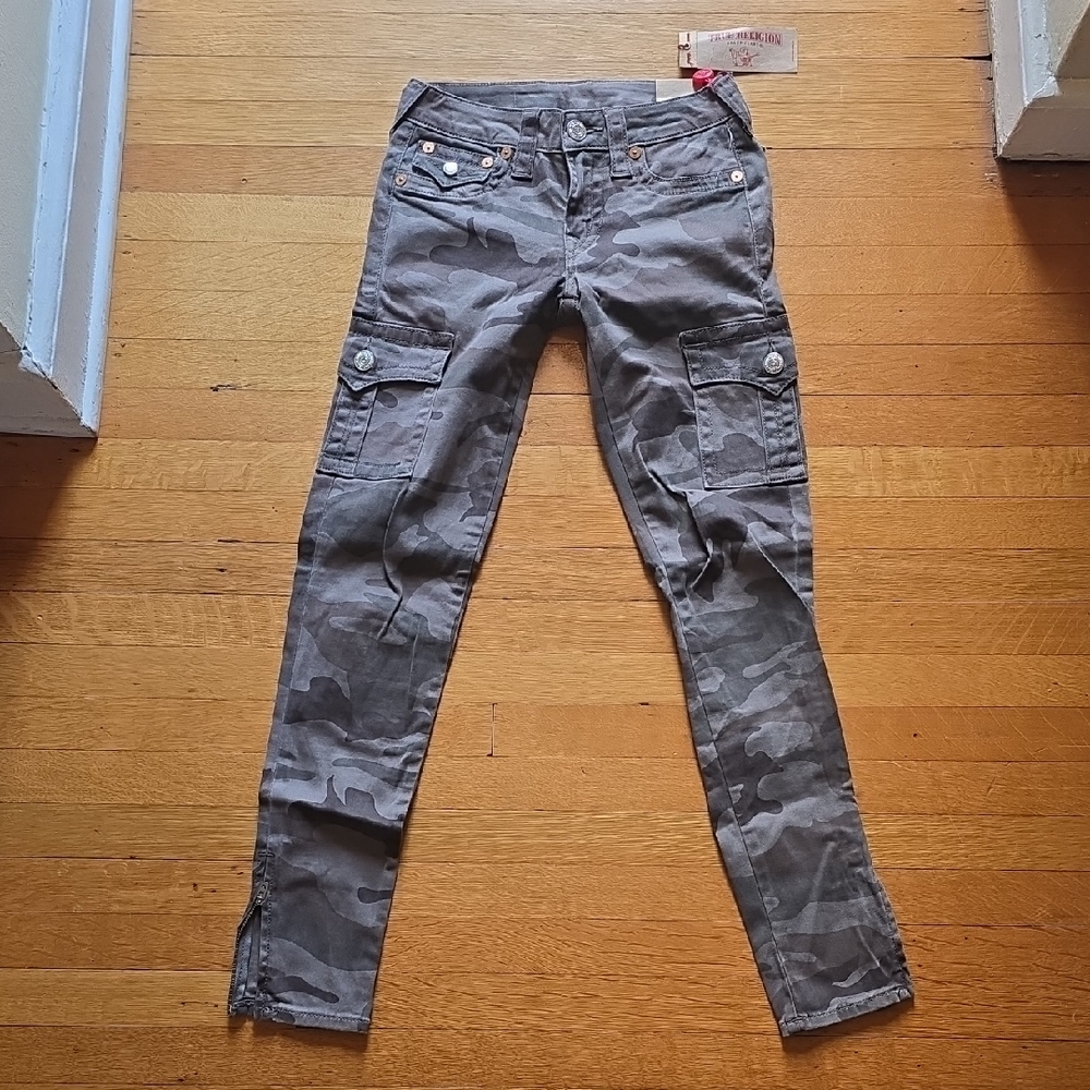 NWT, True Religion, Super Skinny Camo Cargo Jeans, Women's 25